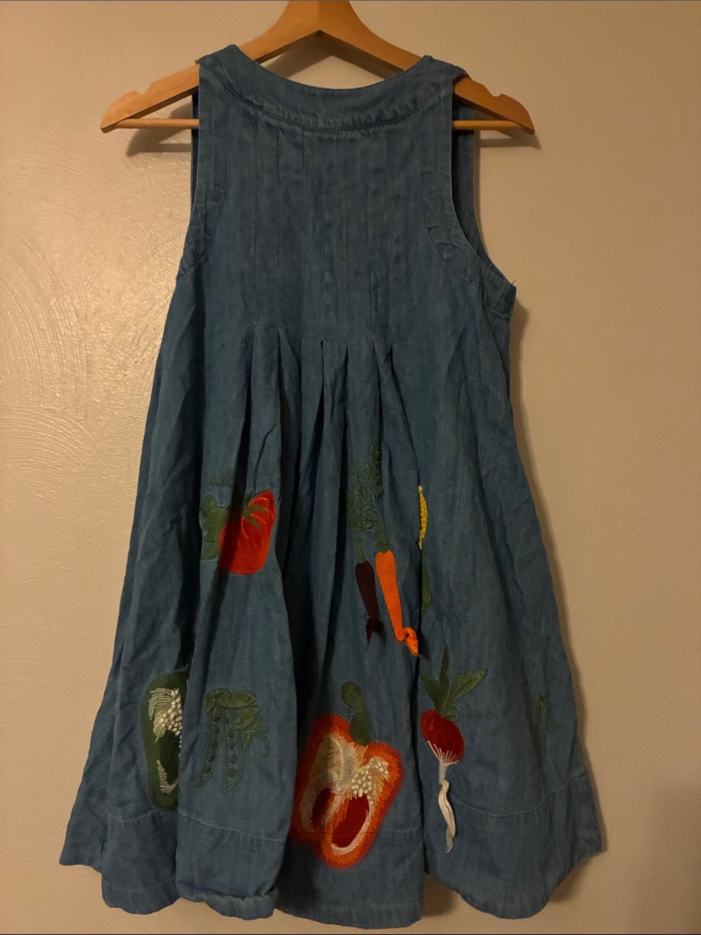 Maeve Veggie Sleeveless V-Neck Dress with Colorful Vegetable Embroidery - Picture 3 of 5